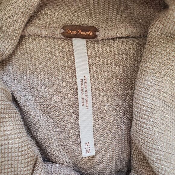 ✨ FREE PEOPLE ✨ Glam Metallic Shimmer Turtleneck Sweater - [Medium in Champagne] - Picture 12 of 13